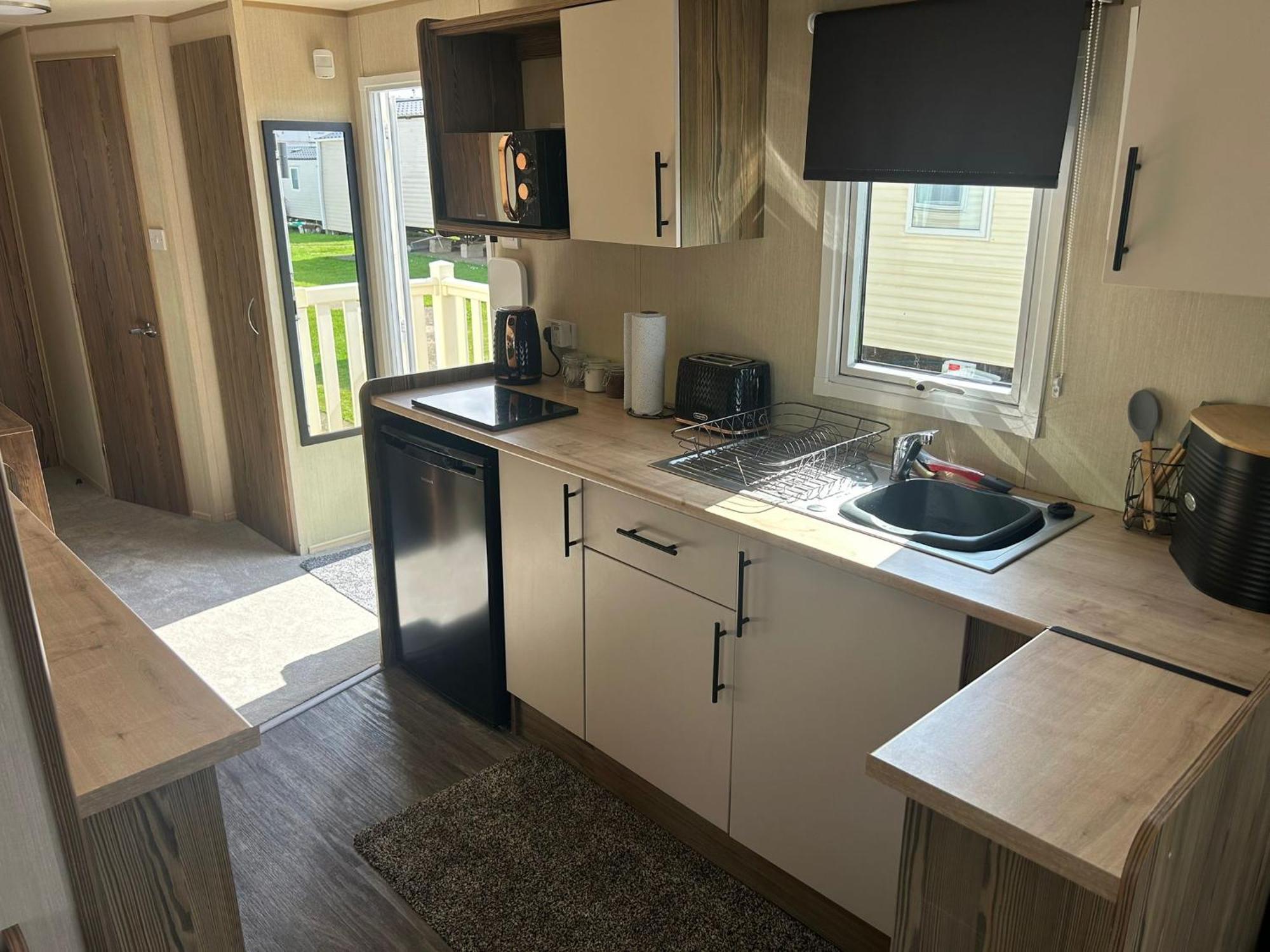 Blue Dolphin Holiday Park Gristhorpe Bagian luar foto