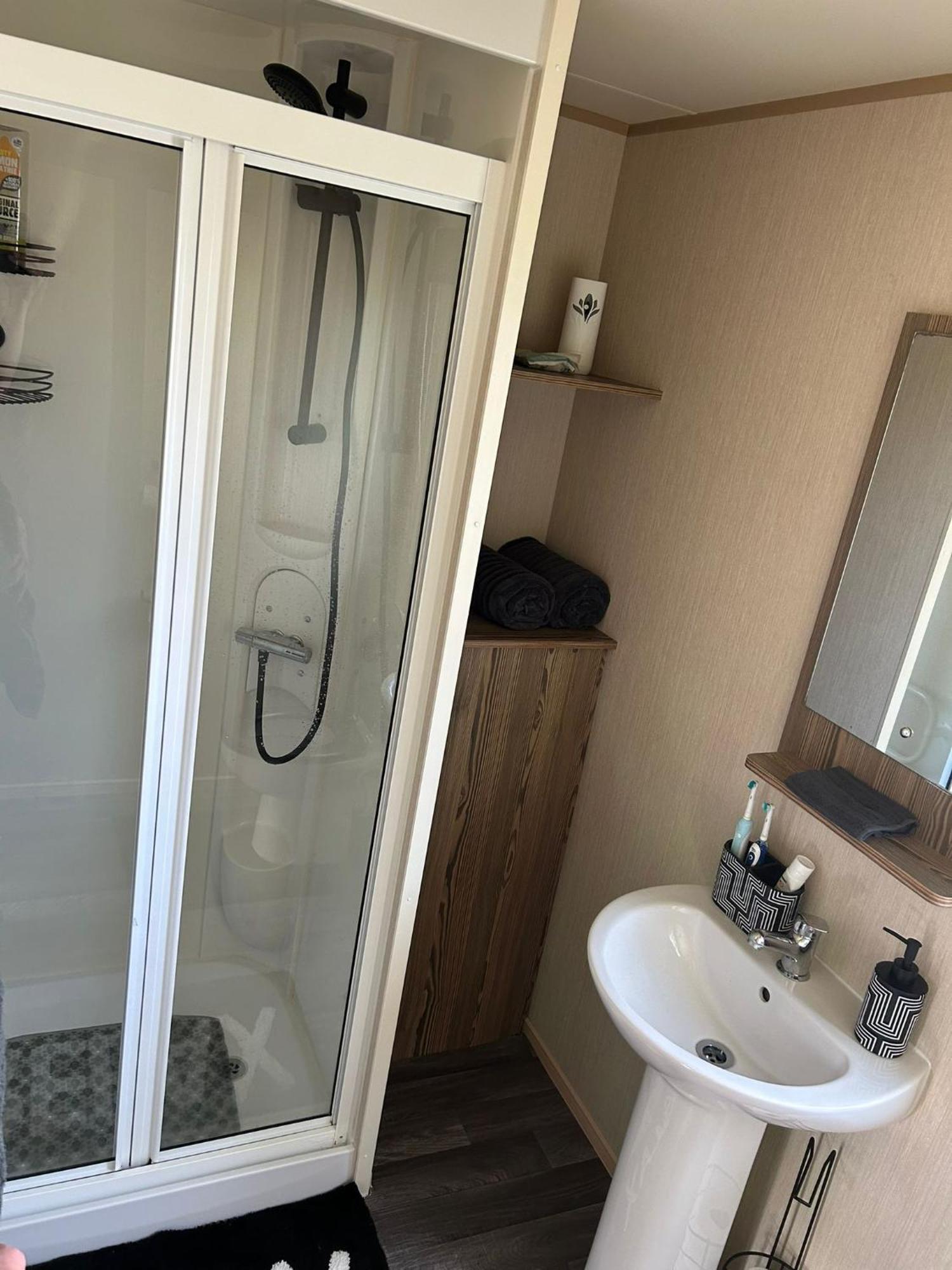 Blue Dolphin Holiday Park Gristhorpe Bagian luar foto