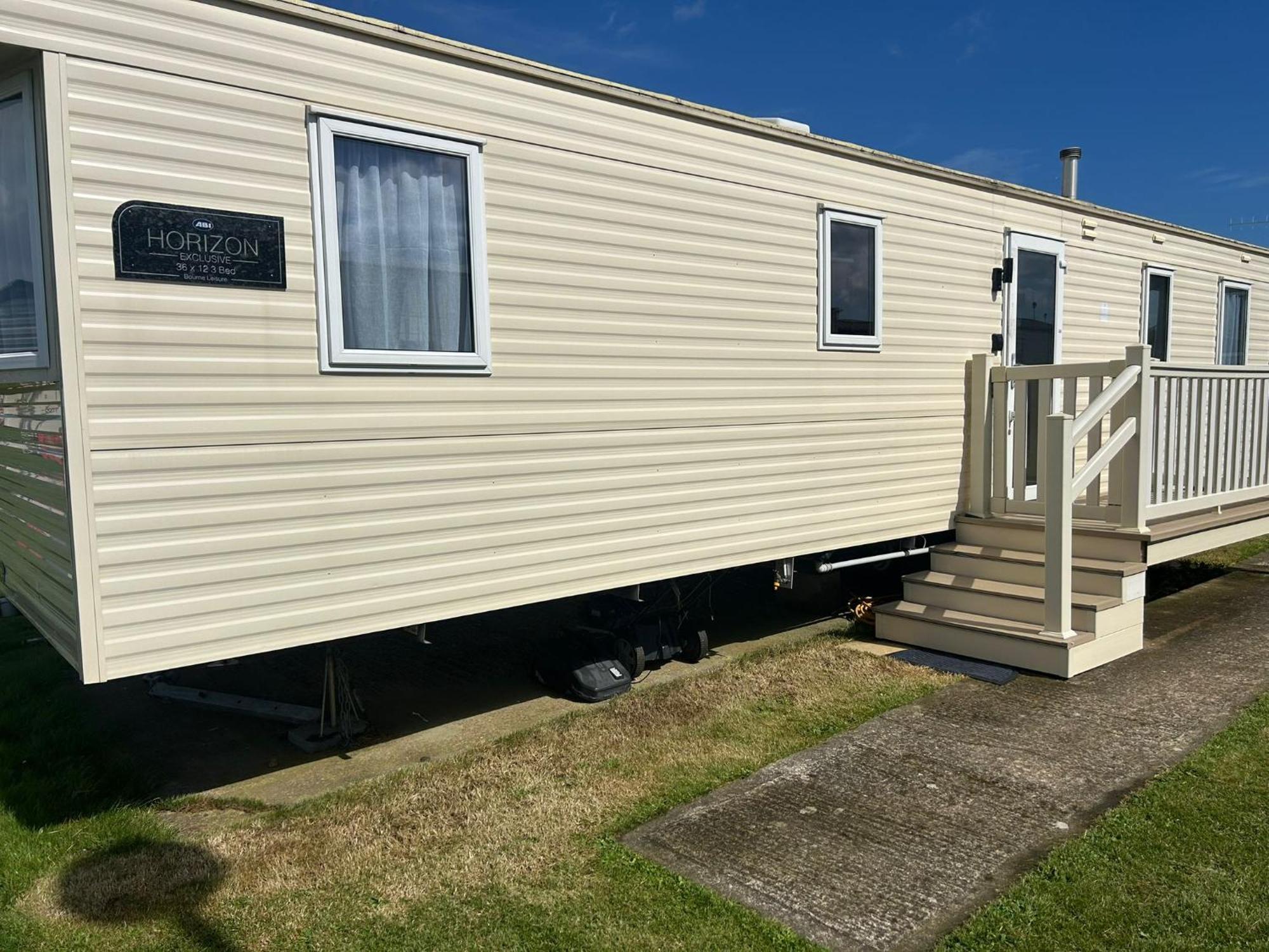 Blue Dolphin Holiday Park Gristhorpe Bagian luar foto